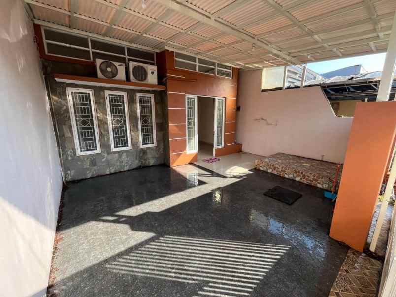 dijual rumah perumahan green mansion