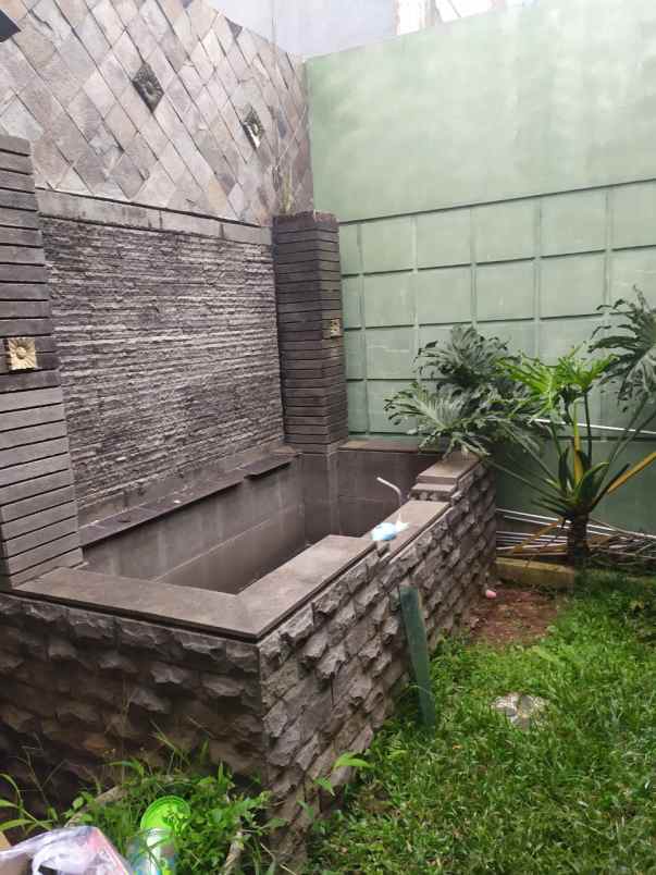 dijual rumah perumahan manglayang