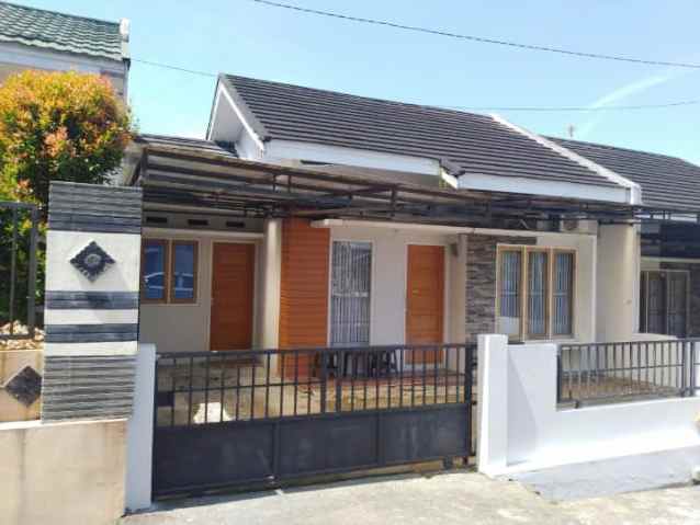 dijual rumah perumahan villa srikandi