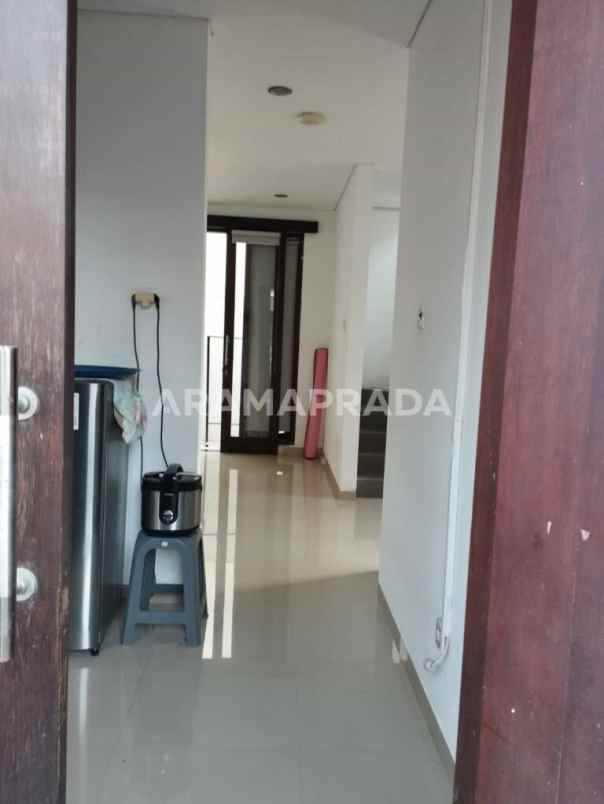 dijual rumah poh gading