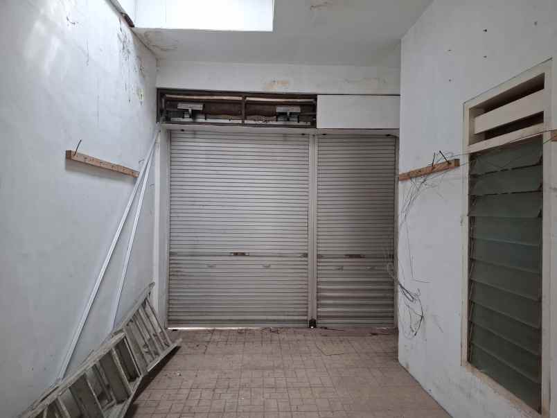 dijual rumah pojok dekat univ islam jember