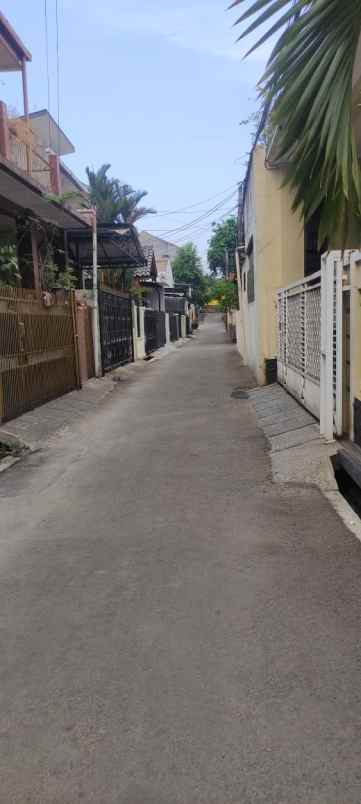 dijual rumah pondok kelapa