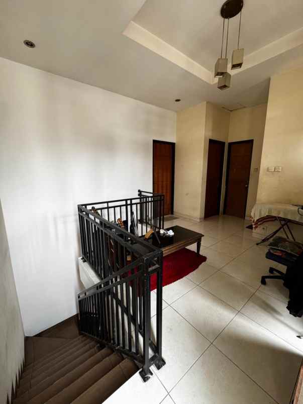 dijual rumah pondok labu cilandak