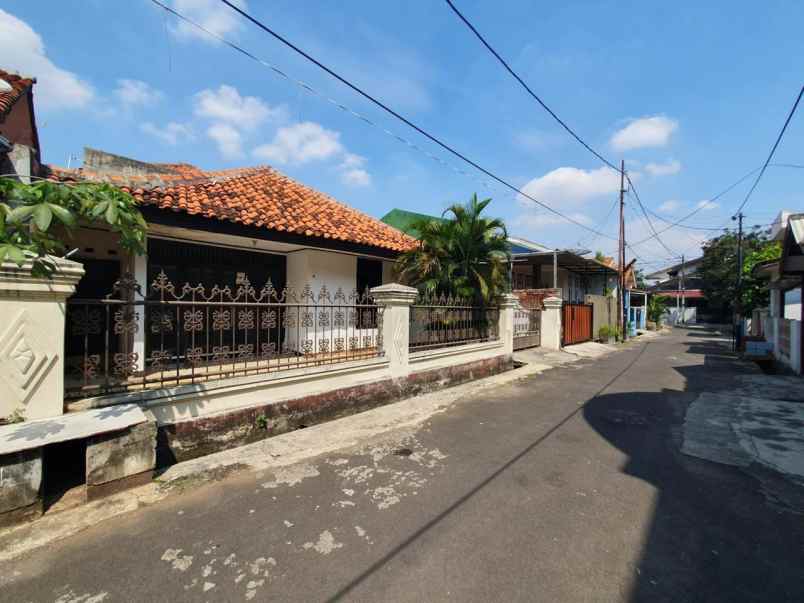 dijual rumah pondokgede