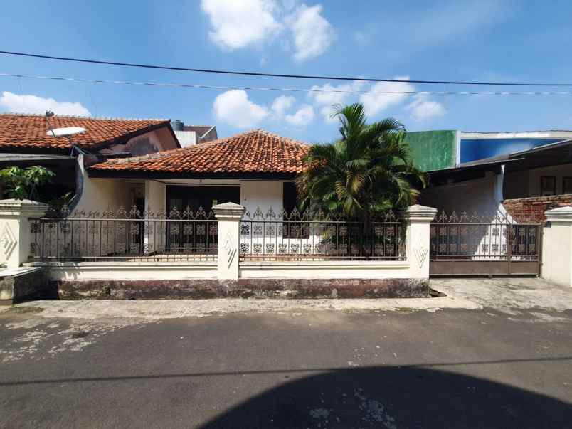 dijual rumah pondokgede