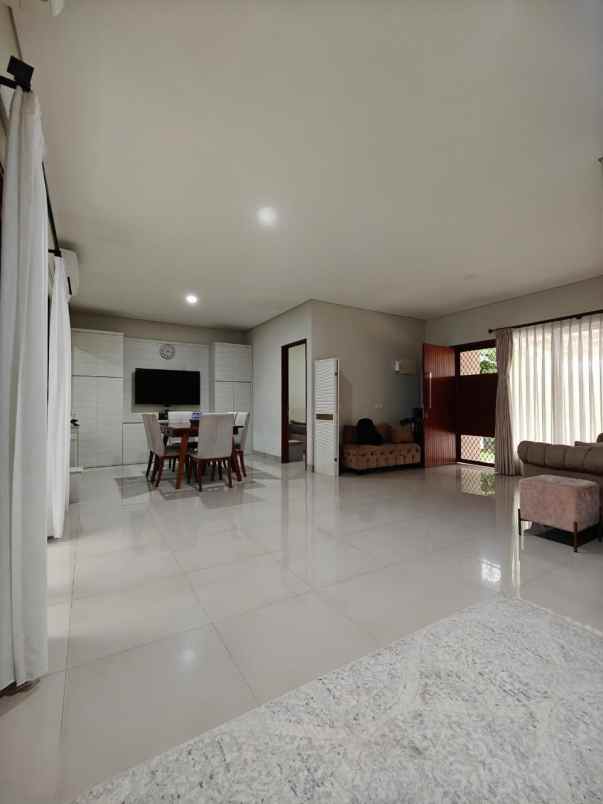 dijual rumah premier estate jatiwarna