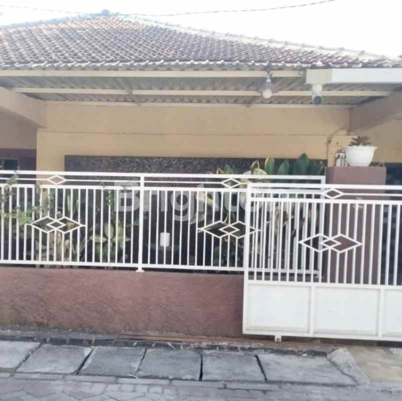 dijual rumah pucang