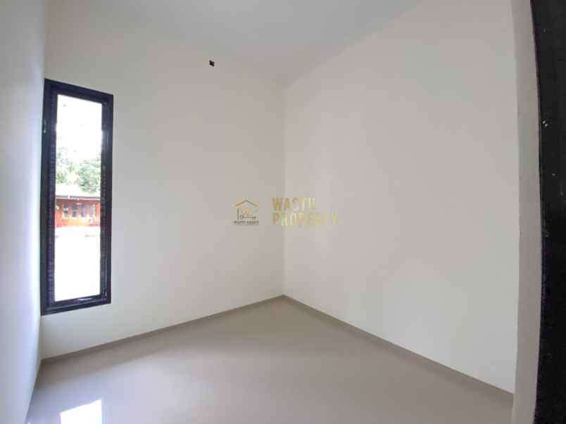 dijual rumah pucangan