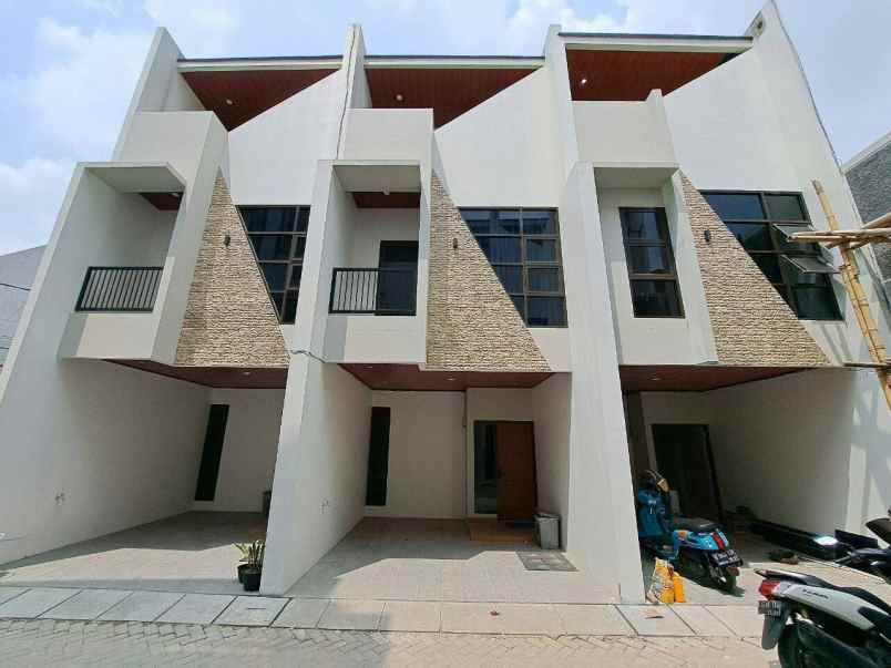 dijual rumah pulogadung