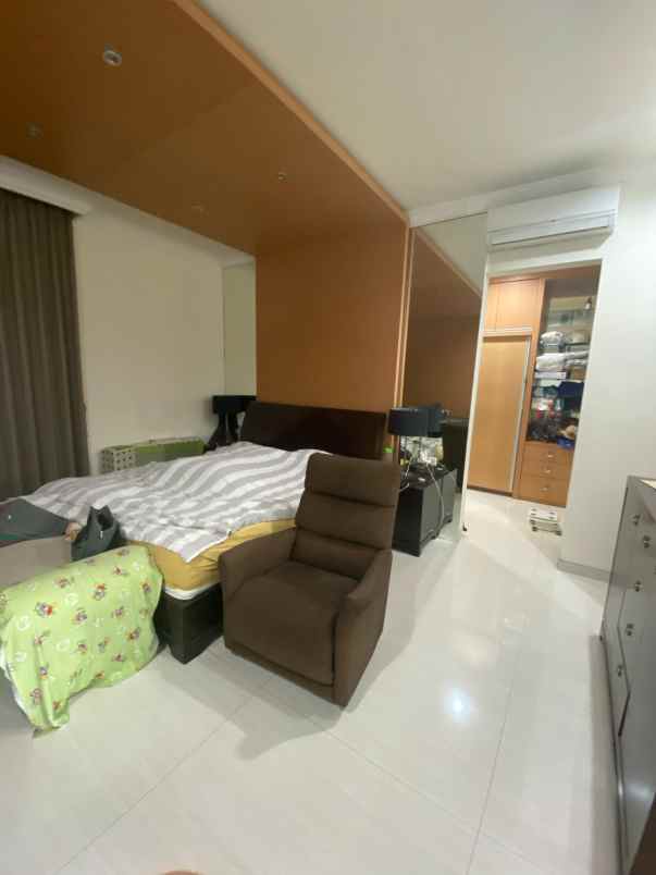 dijual rumah puri galaxy