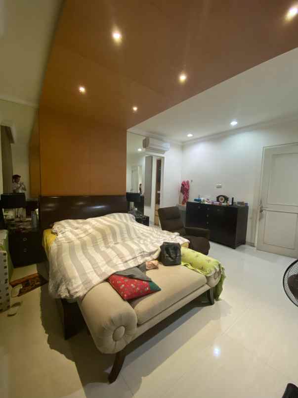 dijual rumah puri galaxy