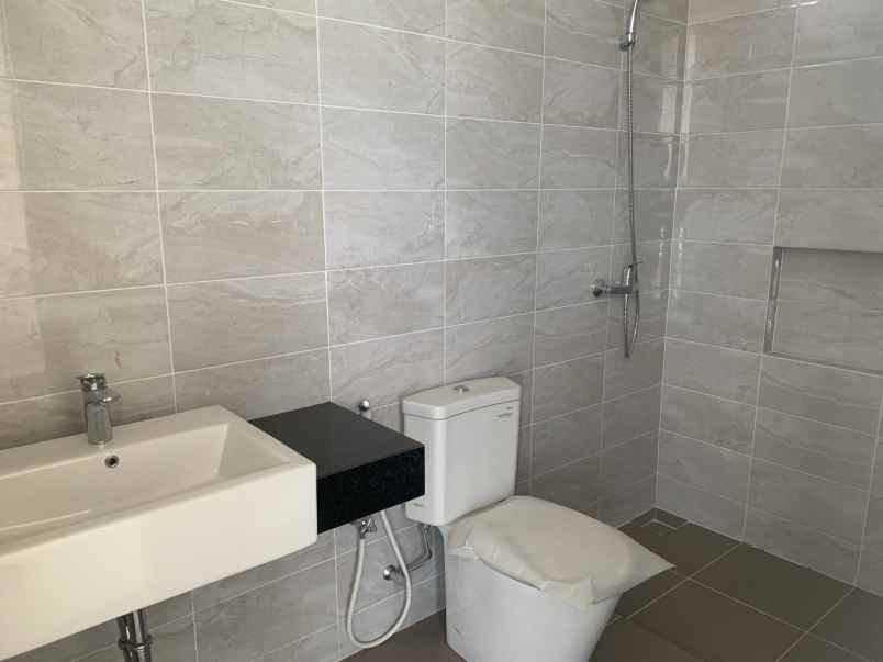 dijual rumah puri galaxy