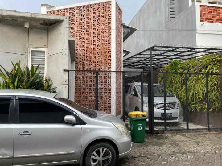 dijual rumah puri gunung anyar