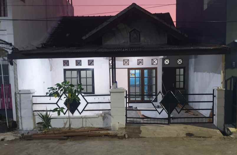 dijual rumah puri lidah kulon