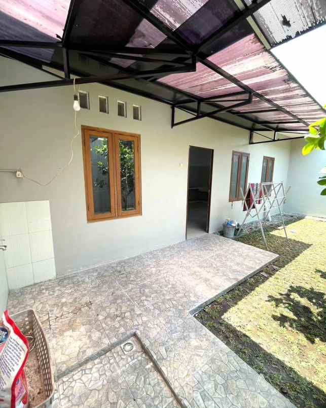 dijual rumah purwomartani kalasan