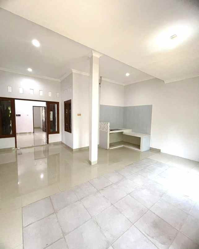 dijual rumah purwomartani kalasan