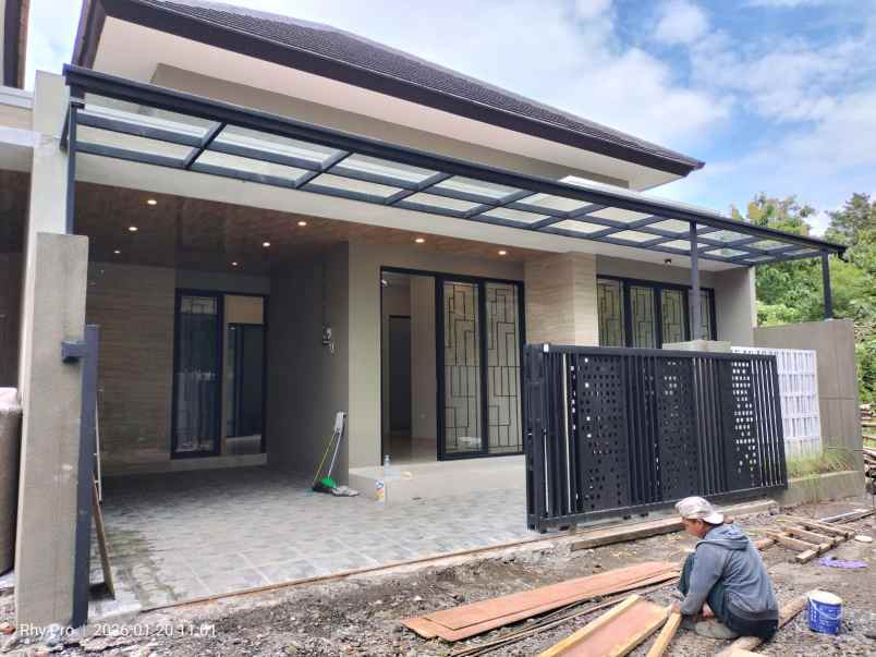 dijual rumah purwomartani kalasan