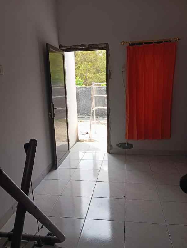 dijual rumah queen garden