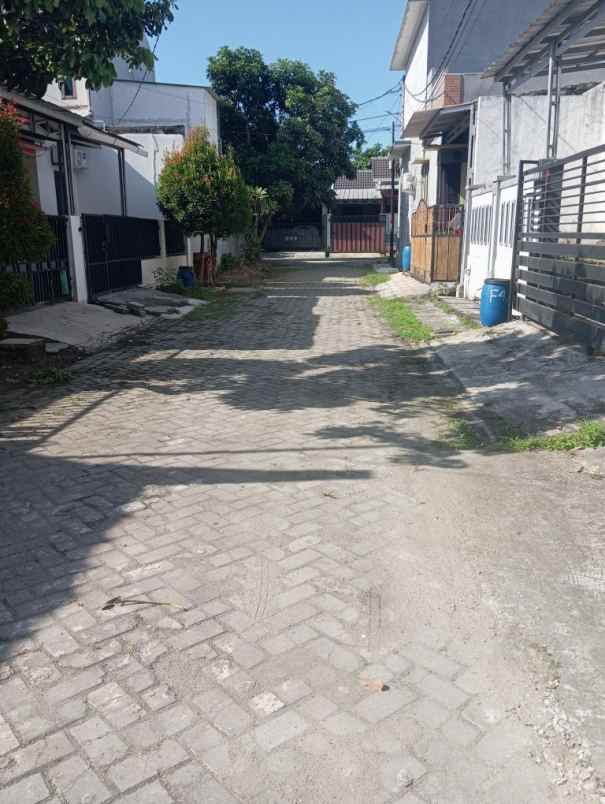 dijual rumah queen garden