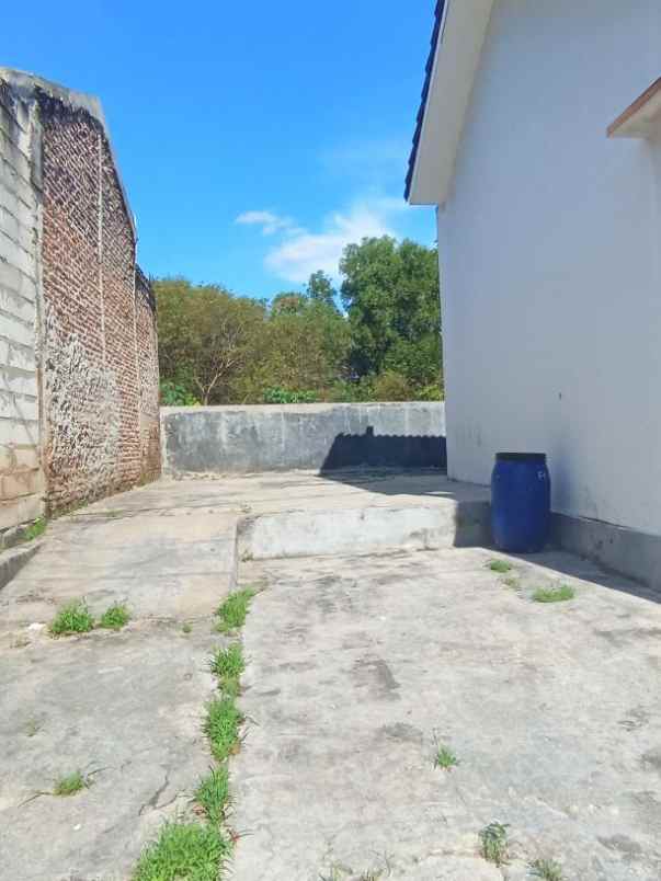 dijual rumah queen garden