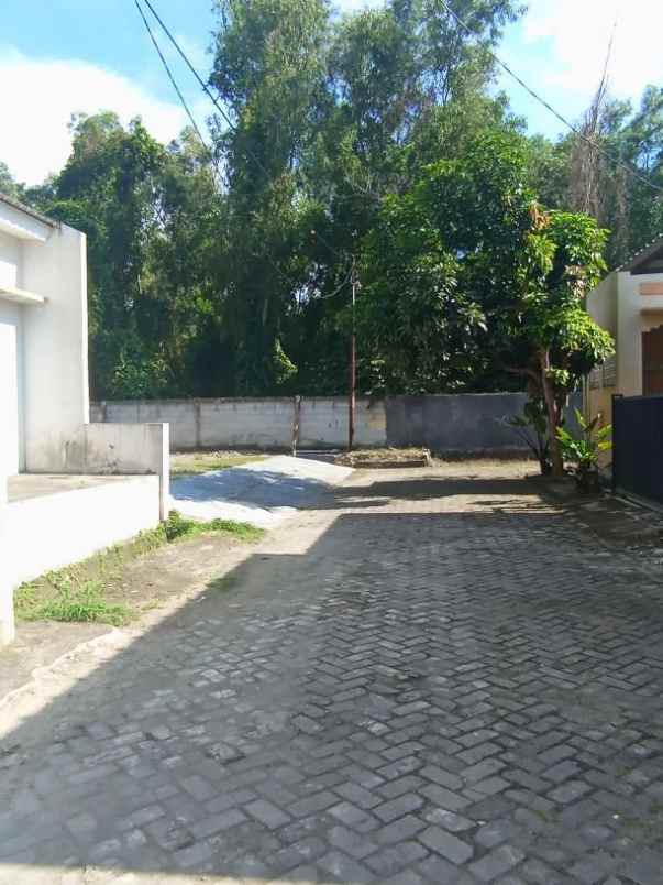 dijual rumah queen garden