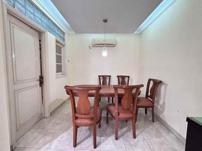 dijual rumah raffles hills housing