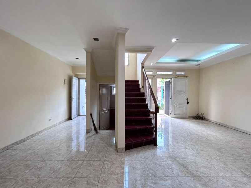 dijual rumah raffles hills housing