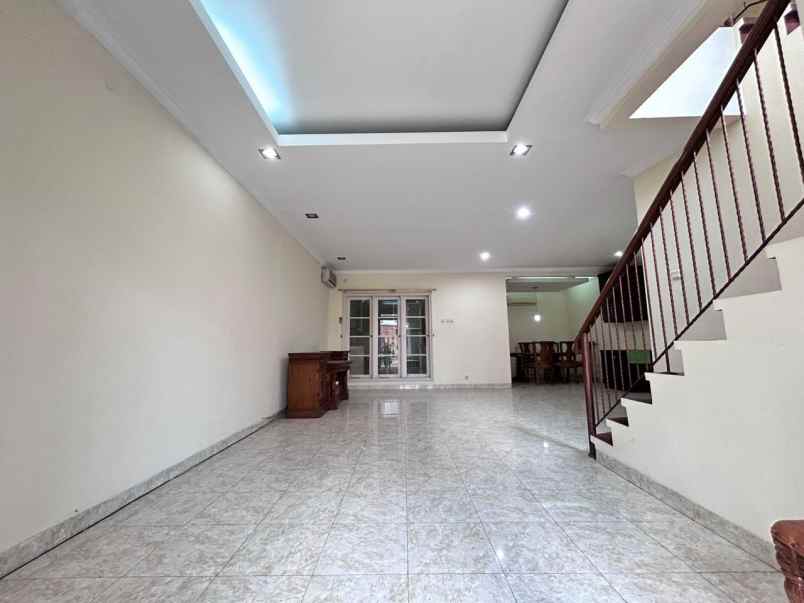 dijual rumah raffles hills housing