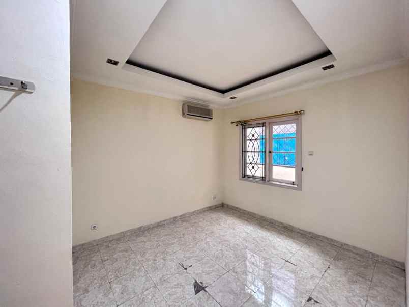 dijual rumah raffles hills housing