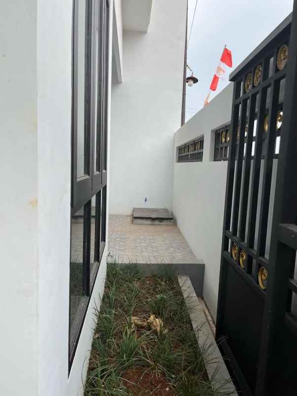 dijual rumah rangkapan jays