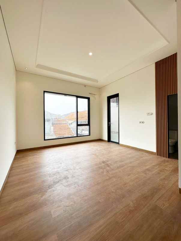 dijual rumah rawamangun