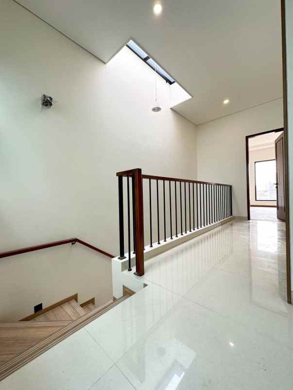 dijual rumah rawamangun