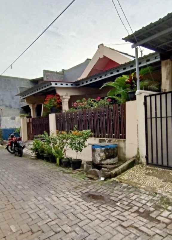 dijual rumah ready di karangayu semarang barat