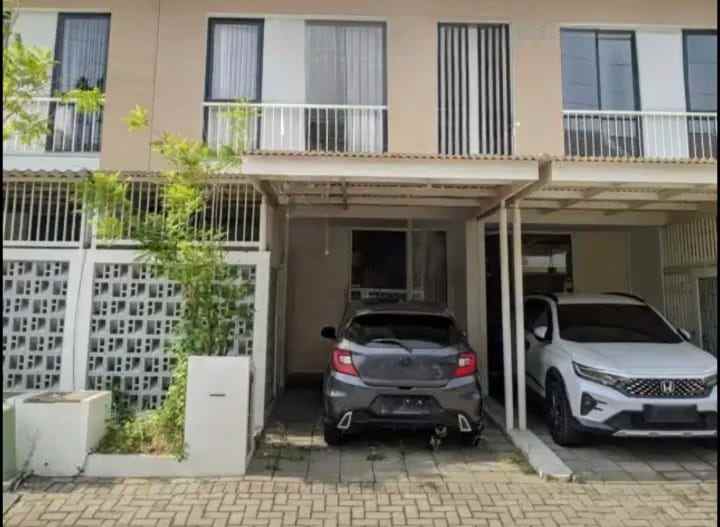 dijual rumah royal residence