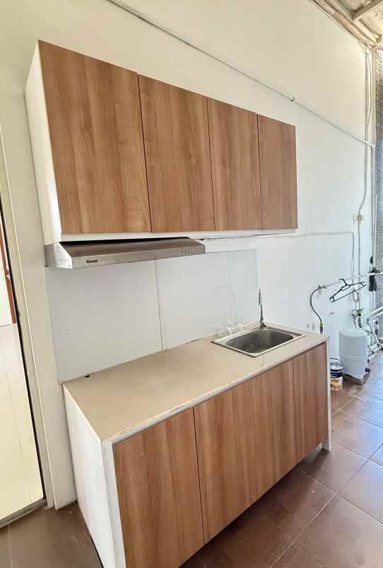 dijual rumah royal residence