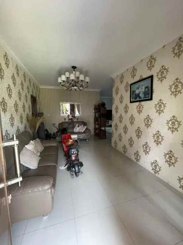 dijual rumah rumah jl h muan no 4