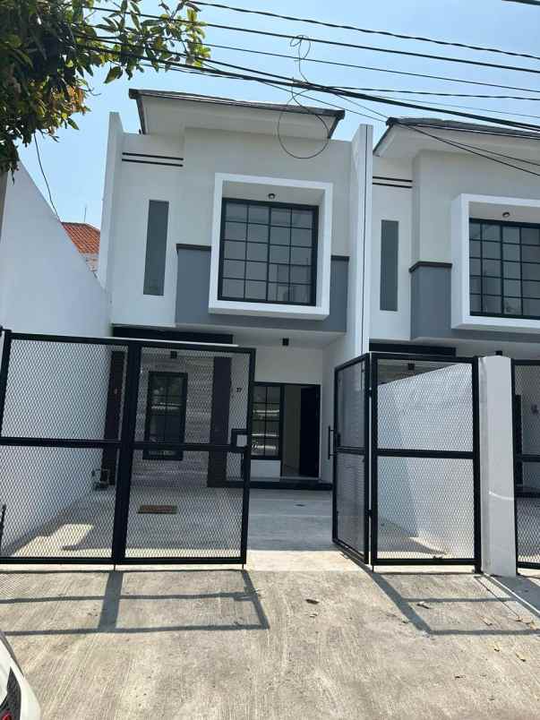 dijual rumah rungkut asri