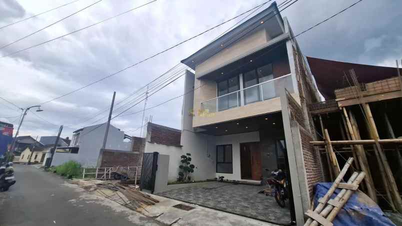 dijual rumah sariharjo kec ngaglik kab