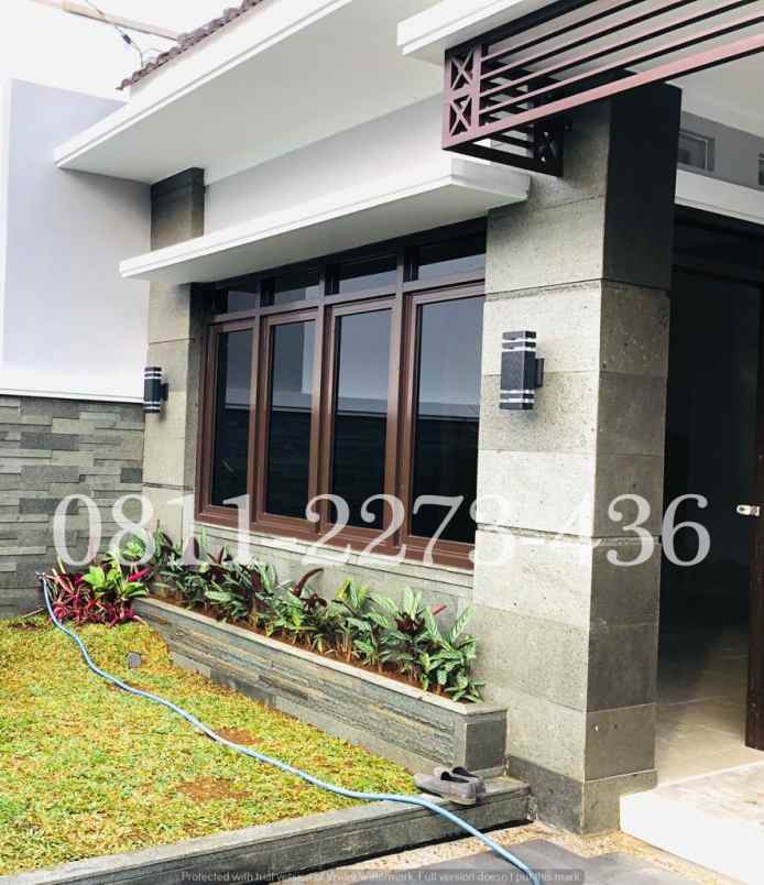 dijual rumah sariwangi