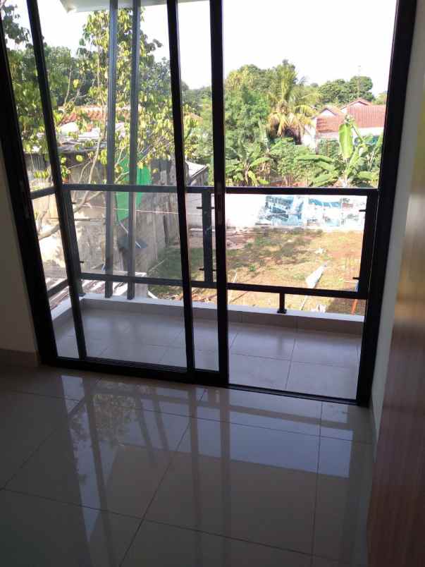 dijual rumah sawangan