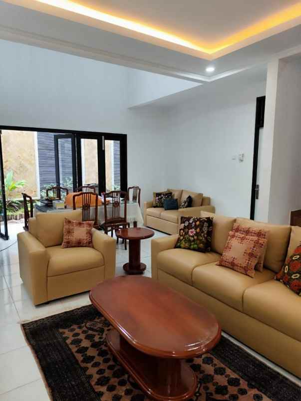 dijual rumah sektor 9 bintaro tangerang