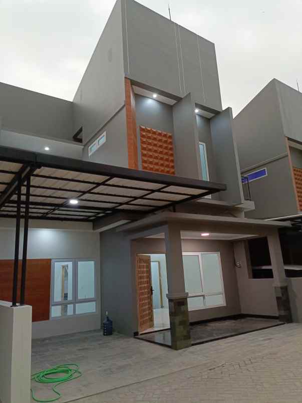 dijual rumah siap huni di mampang pancoran mas depok