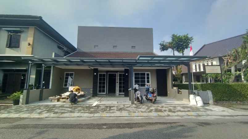 dijual rumah singgasana pradana mekar wangi