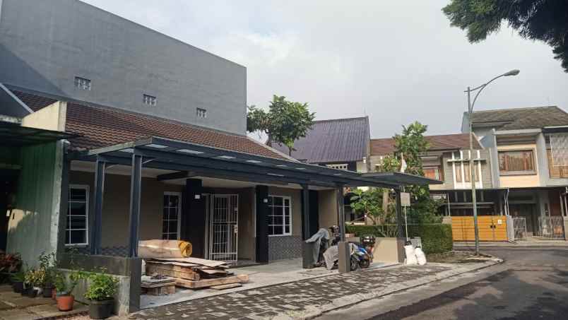 dijual rumah singgasana pradana mekar wangi