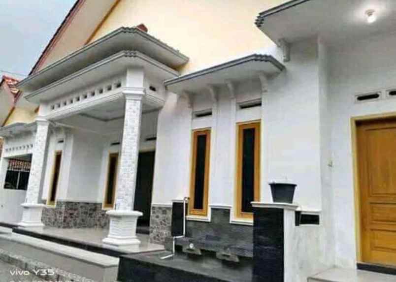 dijual rumah strategis