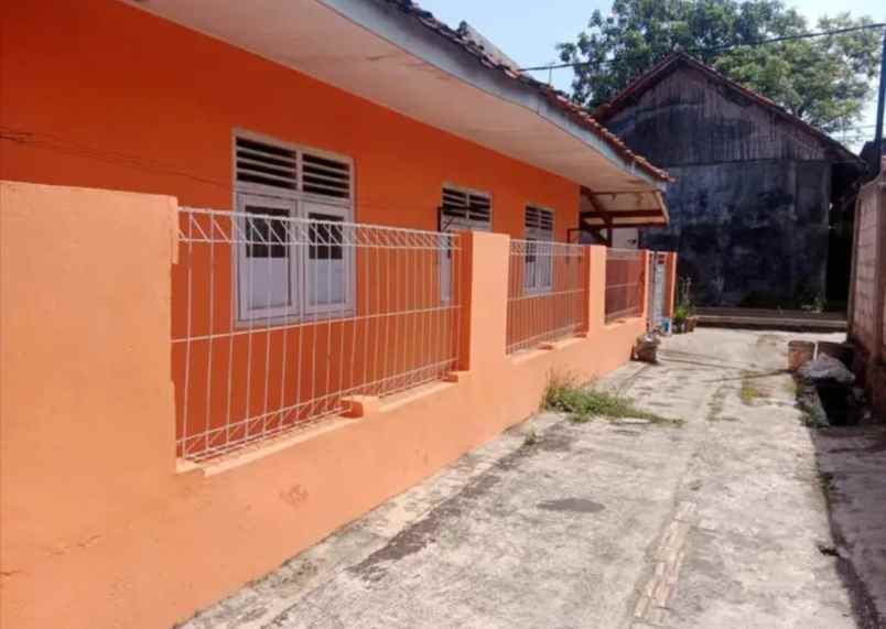 dijual rumah strategis