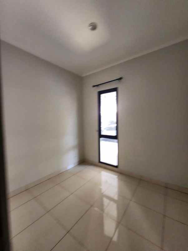 dijual rumah summarecon bekasi barat