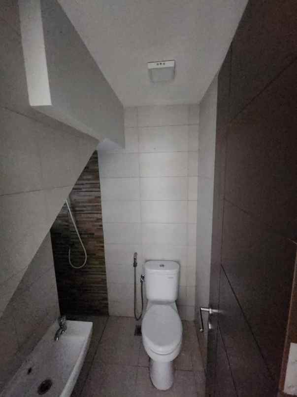 dijual rumah summarecon bekasi barat