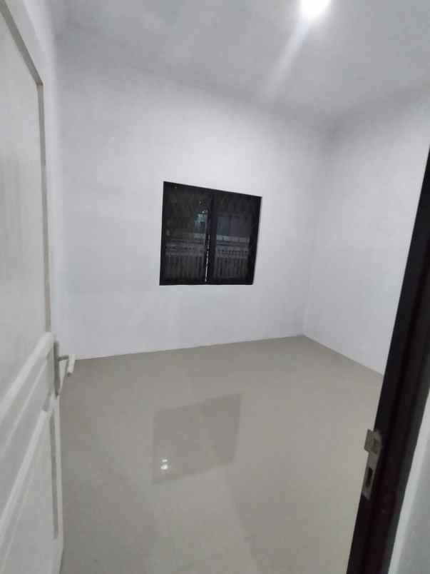 dijual rumah suradita