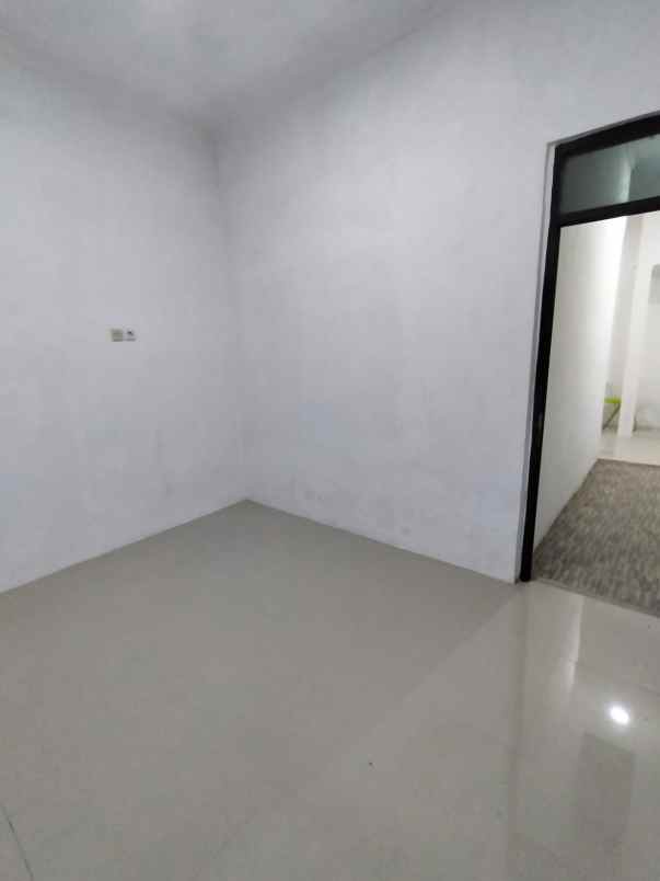 dijual rumah suradita